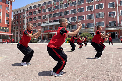 嵩山少林寺武校哪家正宗,正宗武校管理怎么样