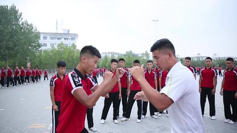 年仅5岁就以进入塔沟武校 尖子班 武术动作一眼就会,不简单