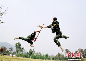 嵩山少林武术职业学院的学员在进行射击训练